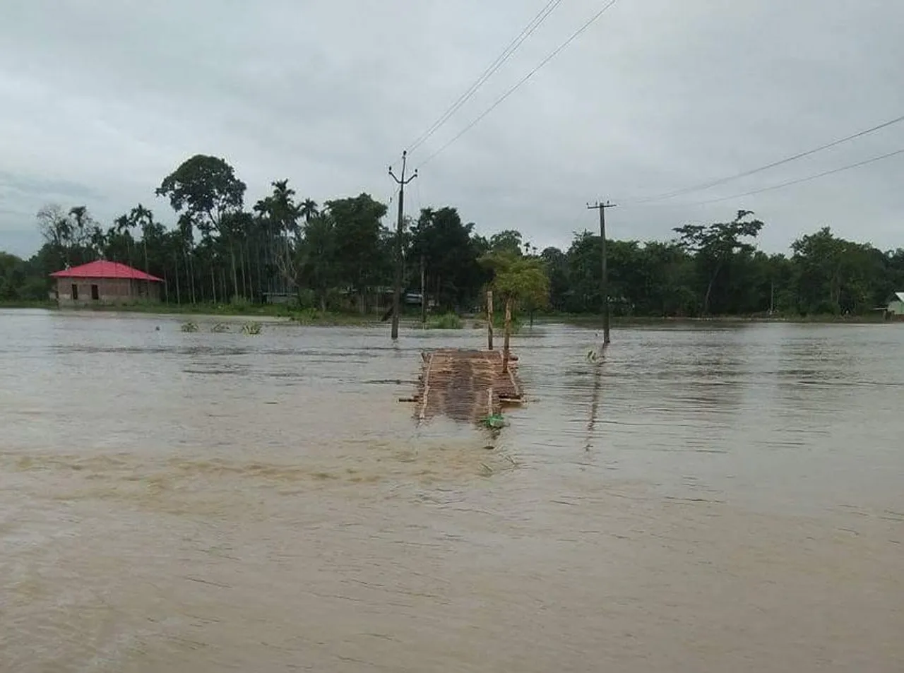 Chatrang River causes flash flood in Gohpur