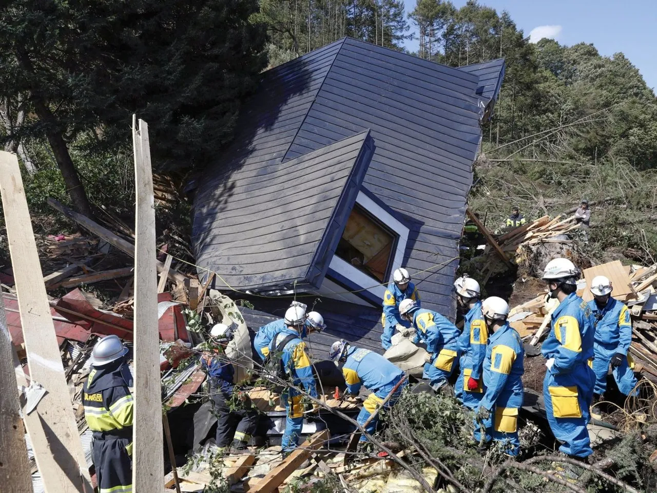 Japan hit by 6.7 magnitude quake and mudslides