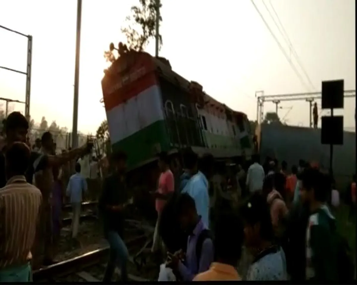 Train derails in Raebareli, 7 dead