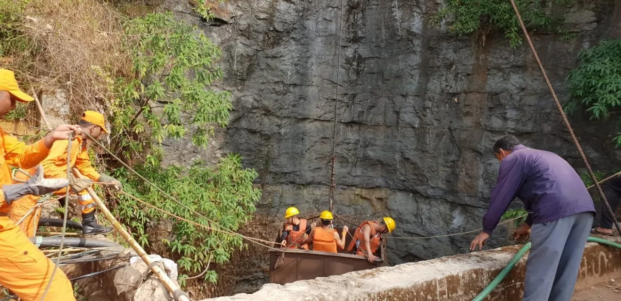 Rs 1 lakh interim relief for trapped miners