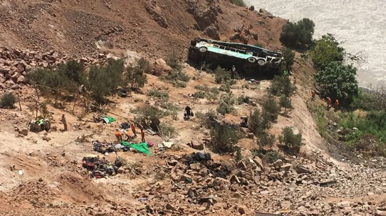 21 killed after college bus crashes in Nepal