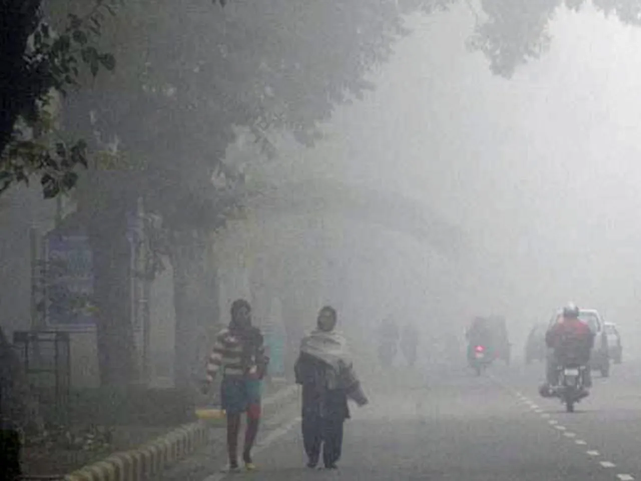 Cyclone “Peethai” touches Assam, rain, cold wave