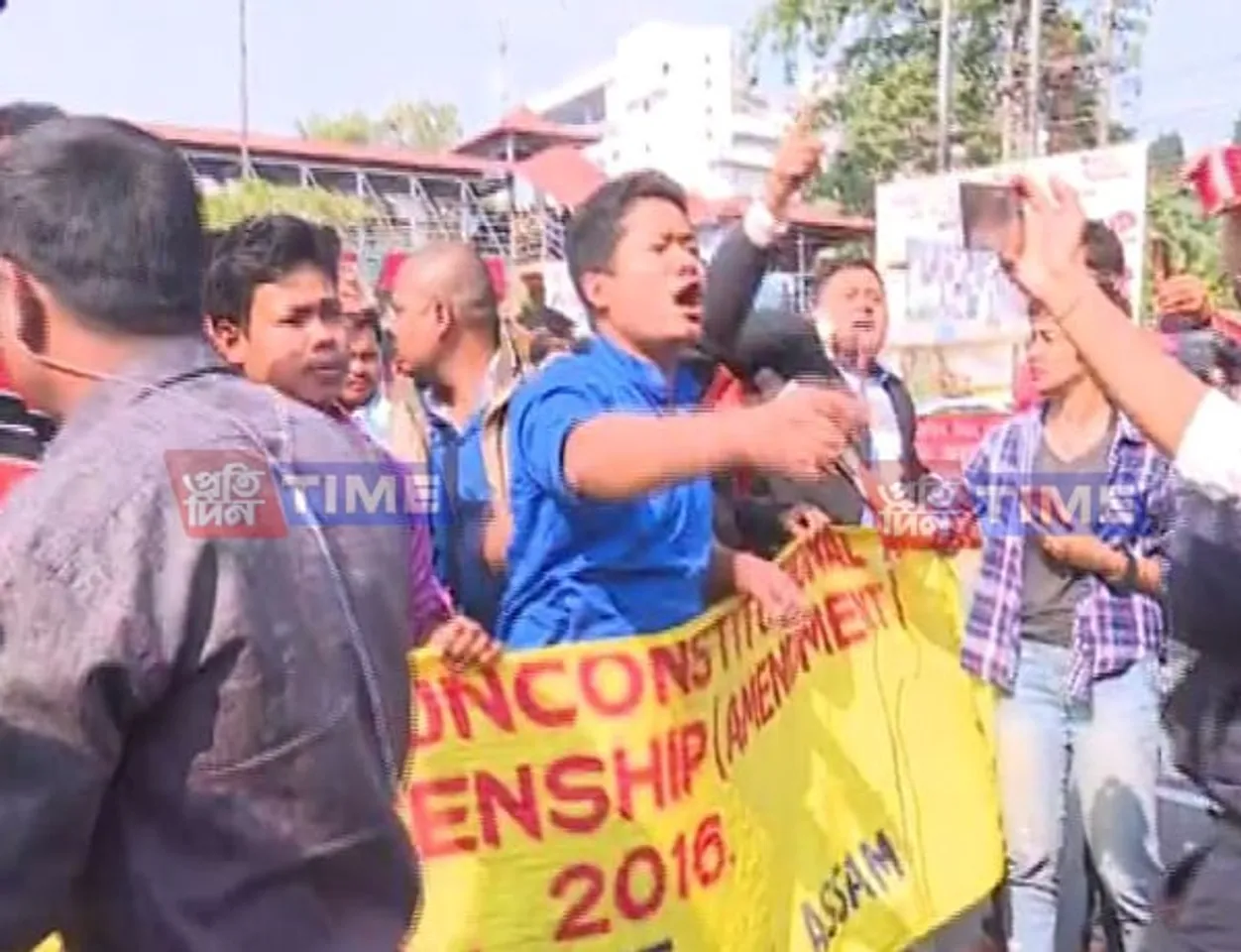 Police detain protesters from Dispur