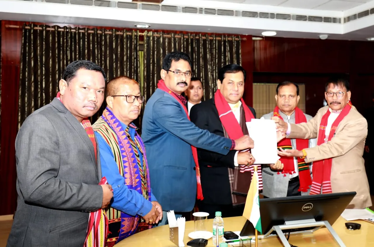 Sahitya Sabha delegation meets CM Sonowal