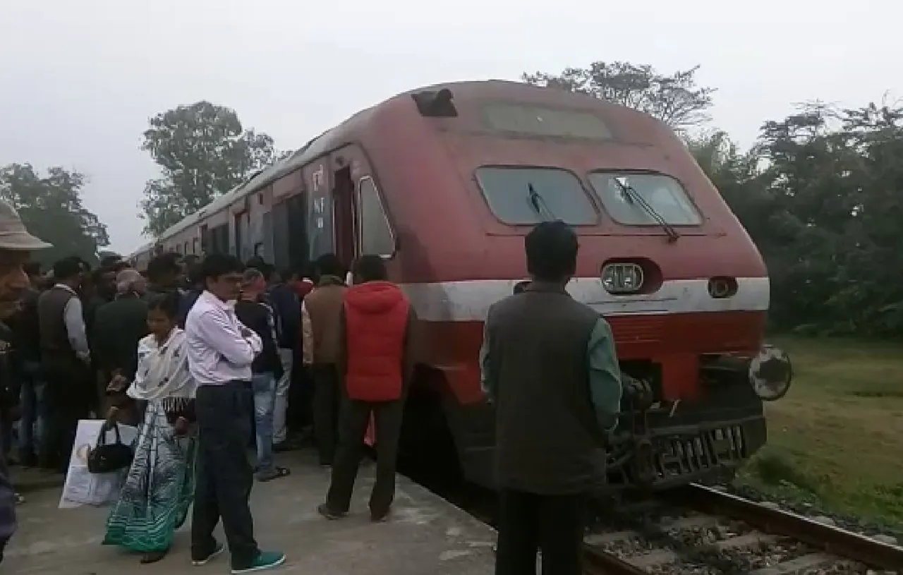 DEMU train stops midway in Nagaon