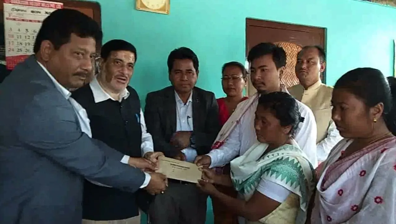 Assam Govt handed over Rs. 20 lakh to Pulwama martyr