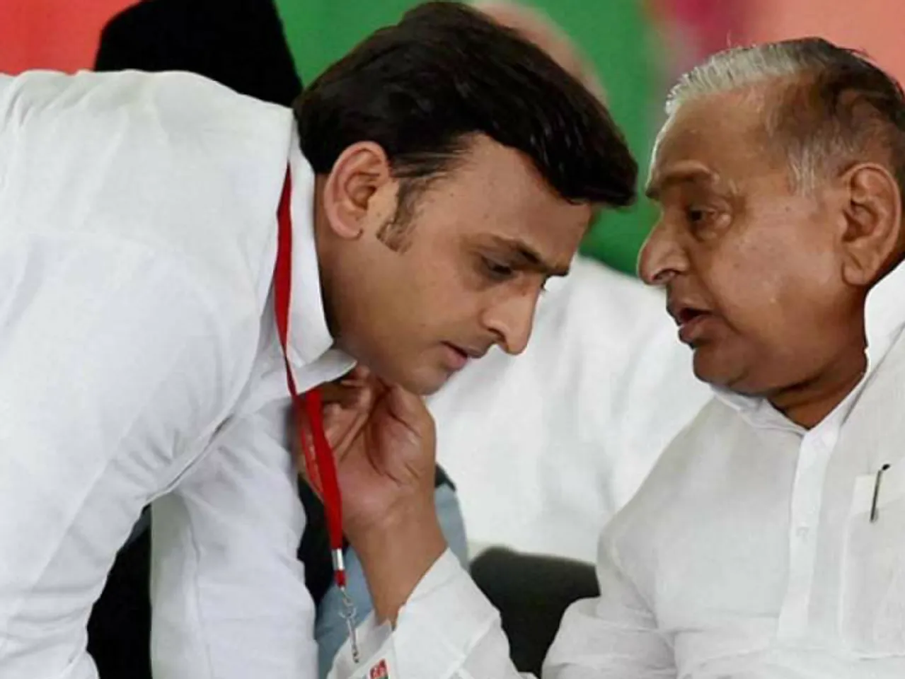 SC seeks status of probe into Mulayam, Akhilesh assets