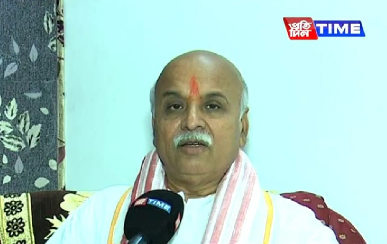 Abki Baar, Hindu Sarkar: Pravin Togadia