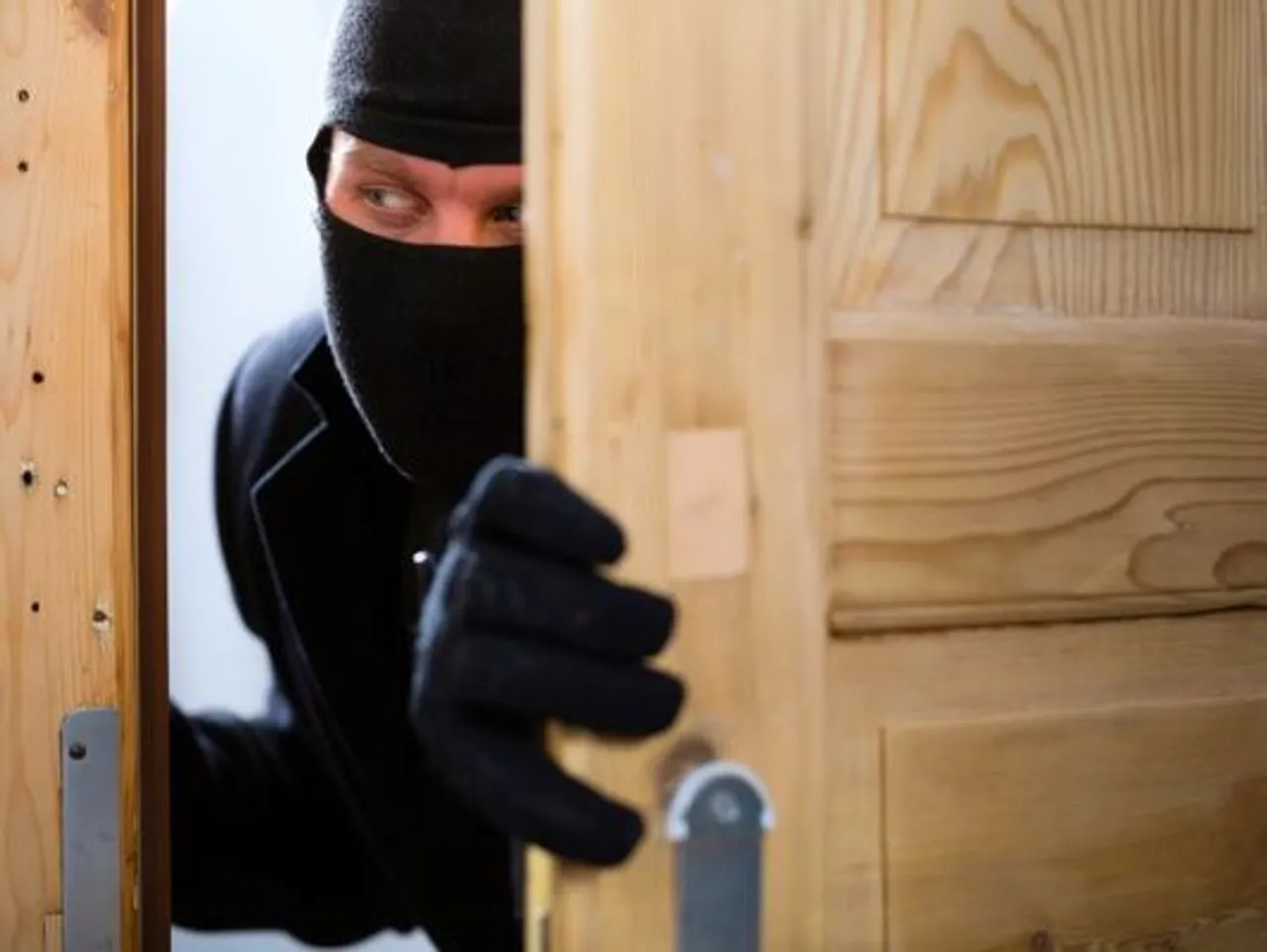Burglars loot property worth lakhs in Guwahati