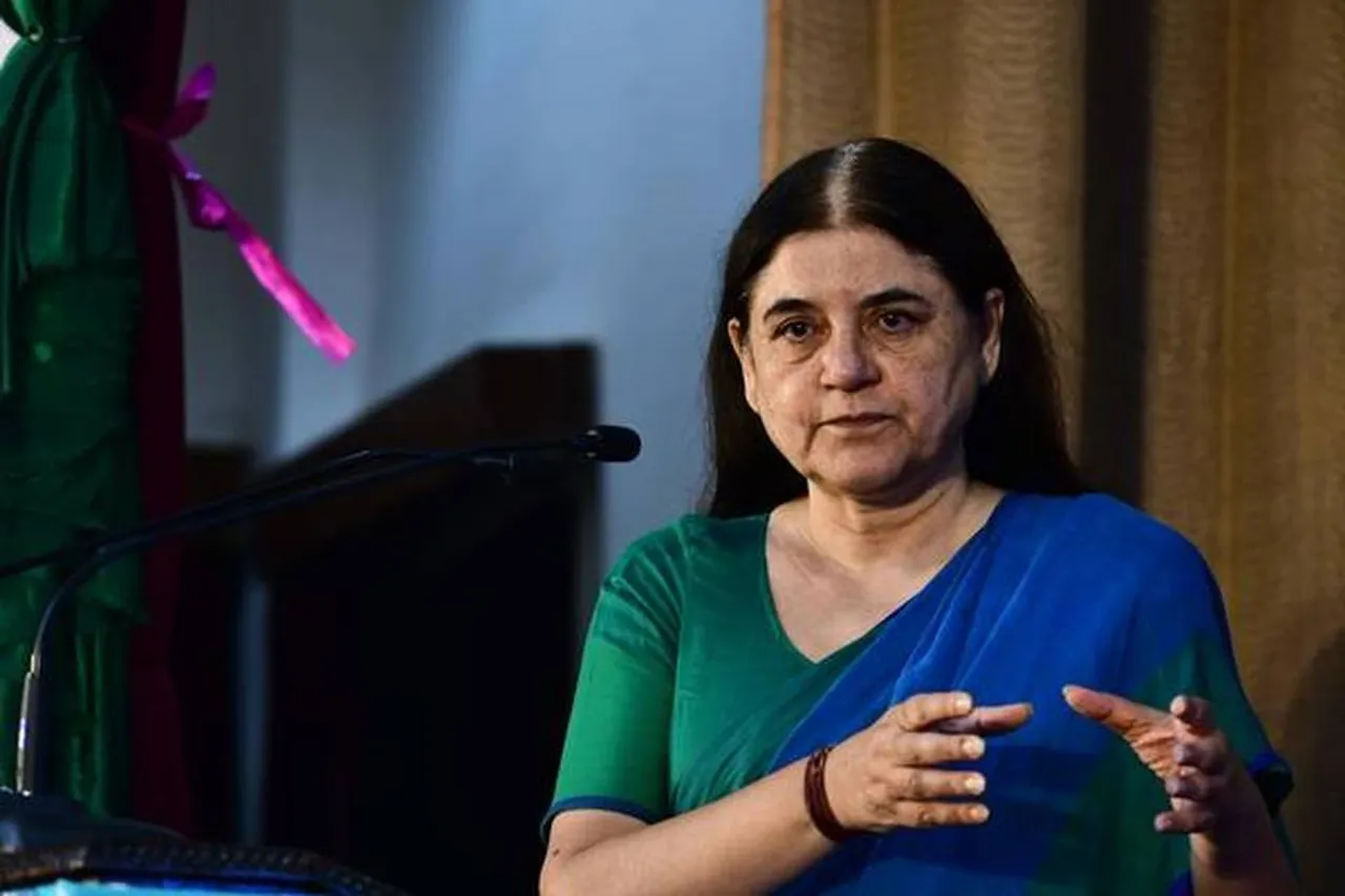 EC sends notice to Maneka Gandhi