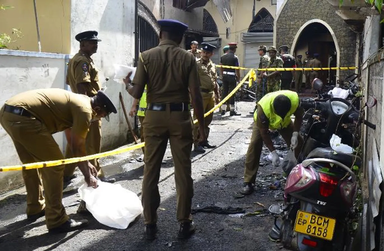 Sri Lanka: 15 dead as security forces corner extremists’ hideout