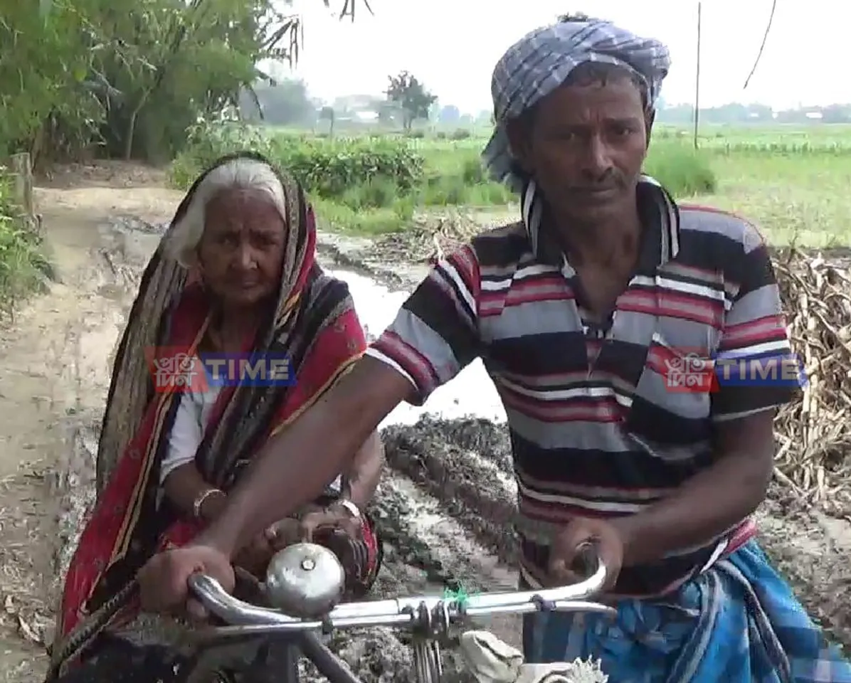 Woman brought to hospital in bicycle