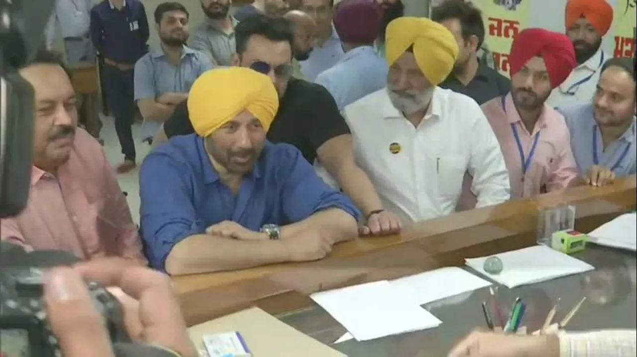 Sunny Deol files nomination from Gurdaspur