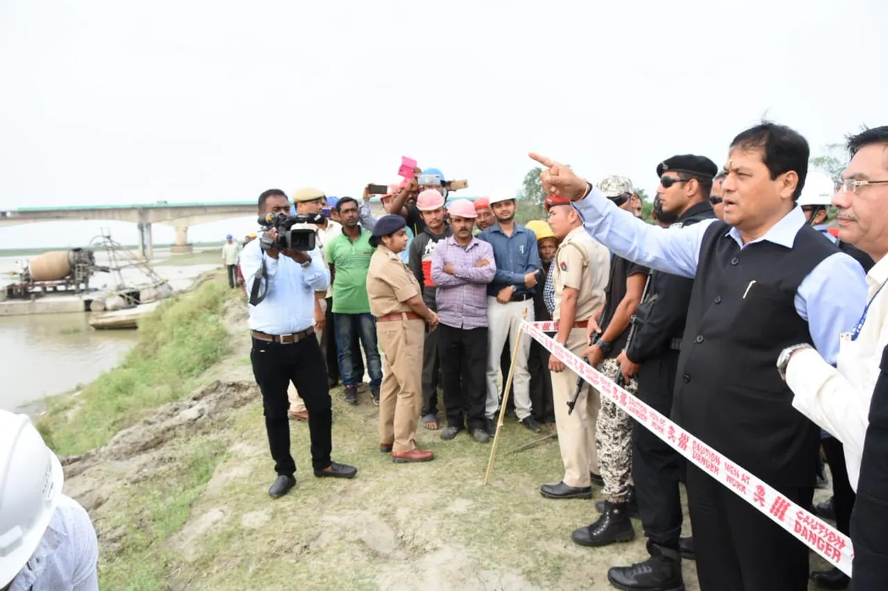 CM Sonowal inspects new Kaliabhumura bridge