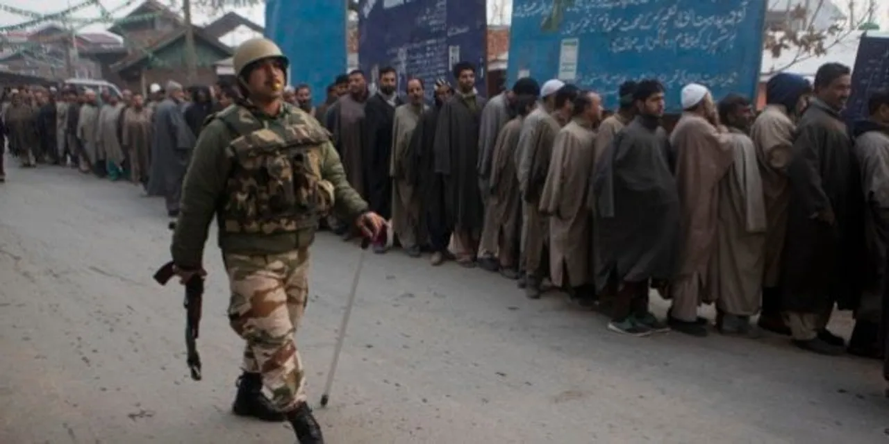 Grenade hurled at Pulwama Polling Station