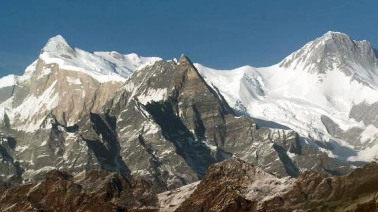 2 Indian climbers die on Mount Kanchenjunga in Nepal