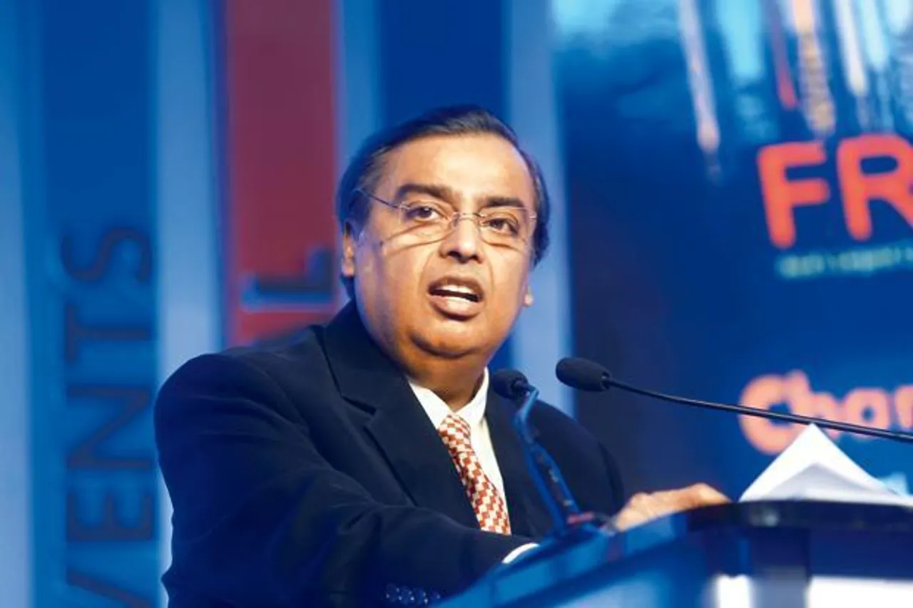 Reliance Industries topples  IOC