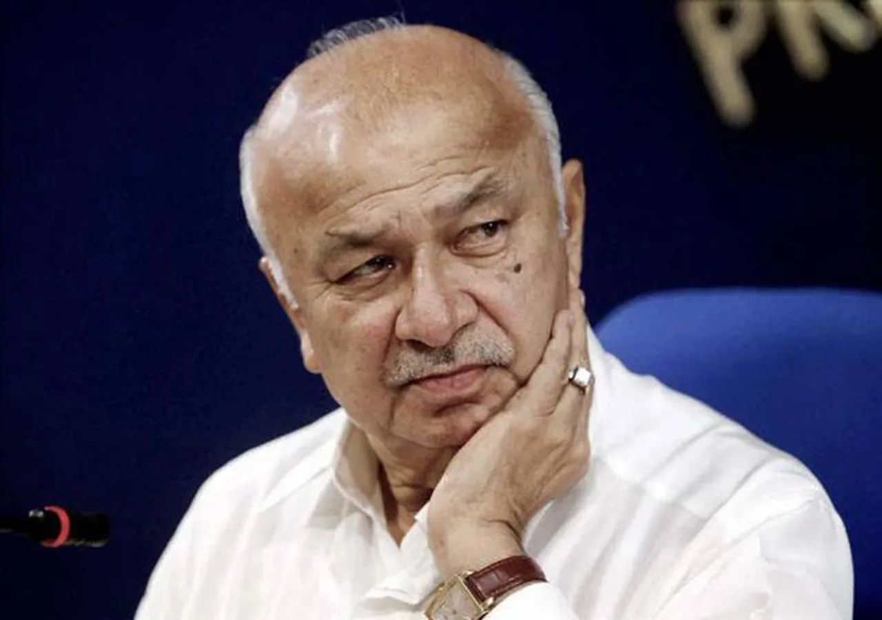Cong Prez! Sushil Shinde likely to replace Rahul
