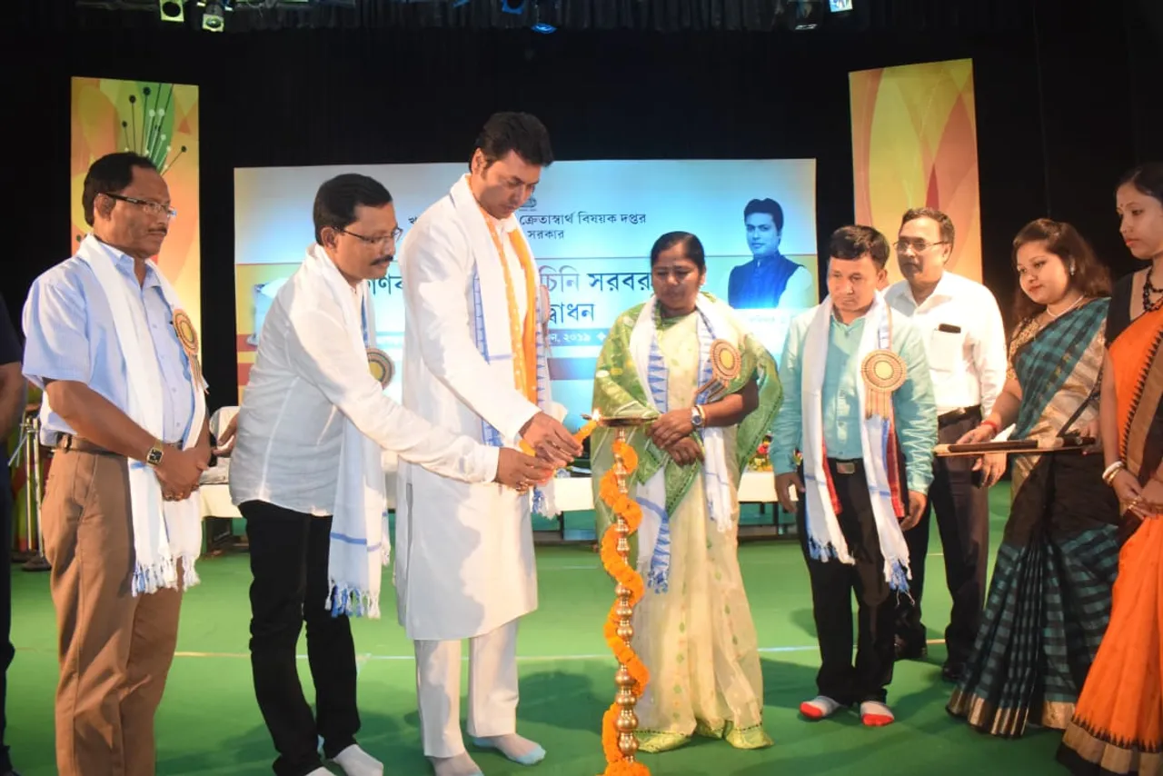 Tripura CM Distributes Sugar Through PDS