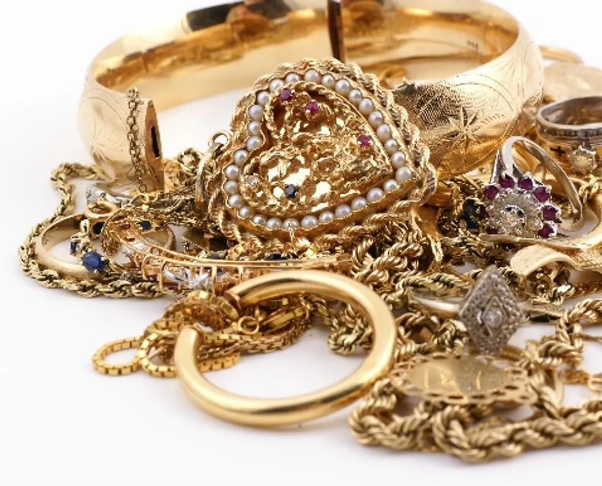 Custom Officials Seize Gold