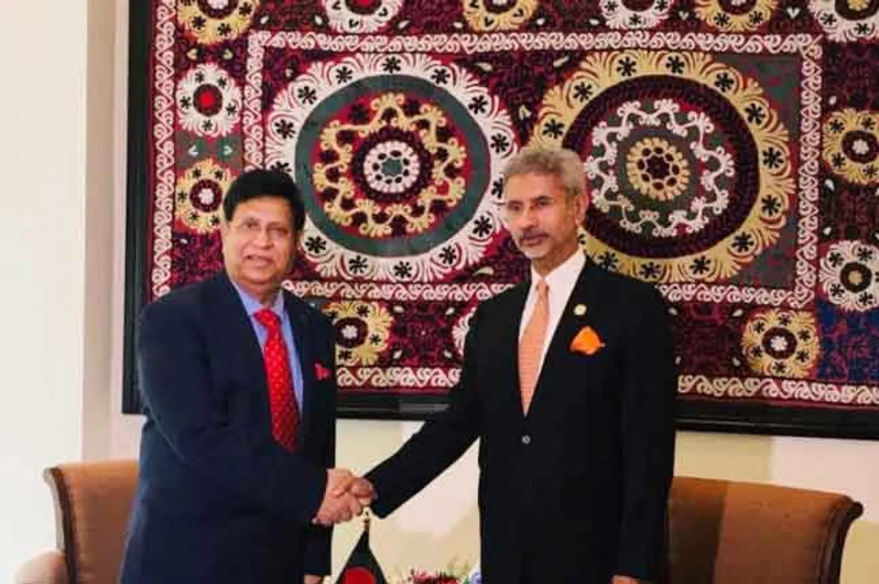 Momen Calls Jaishankar Over Teesta Deal