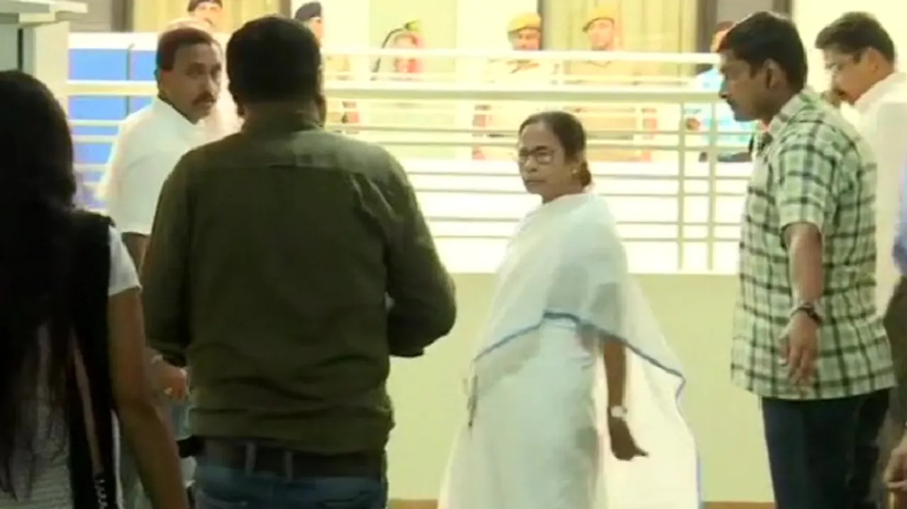 Doctors withdraw strike after meeting with Mamata