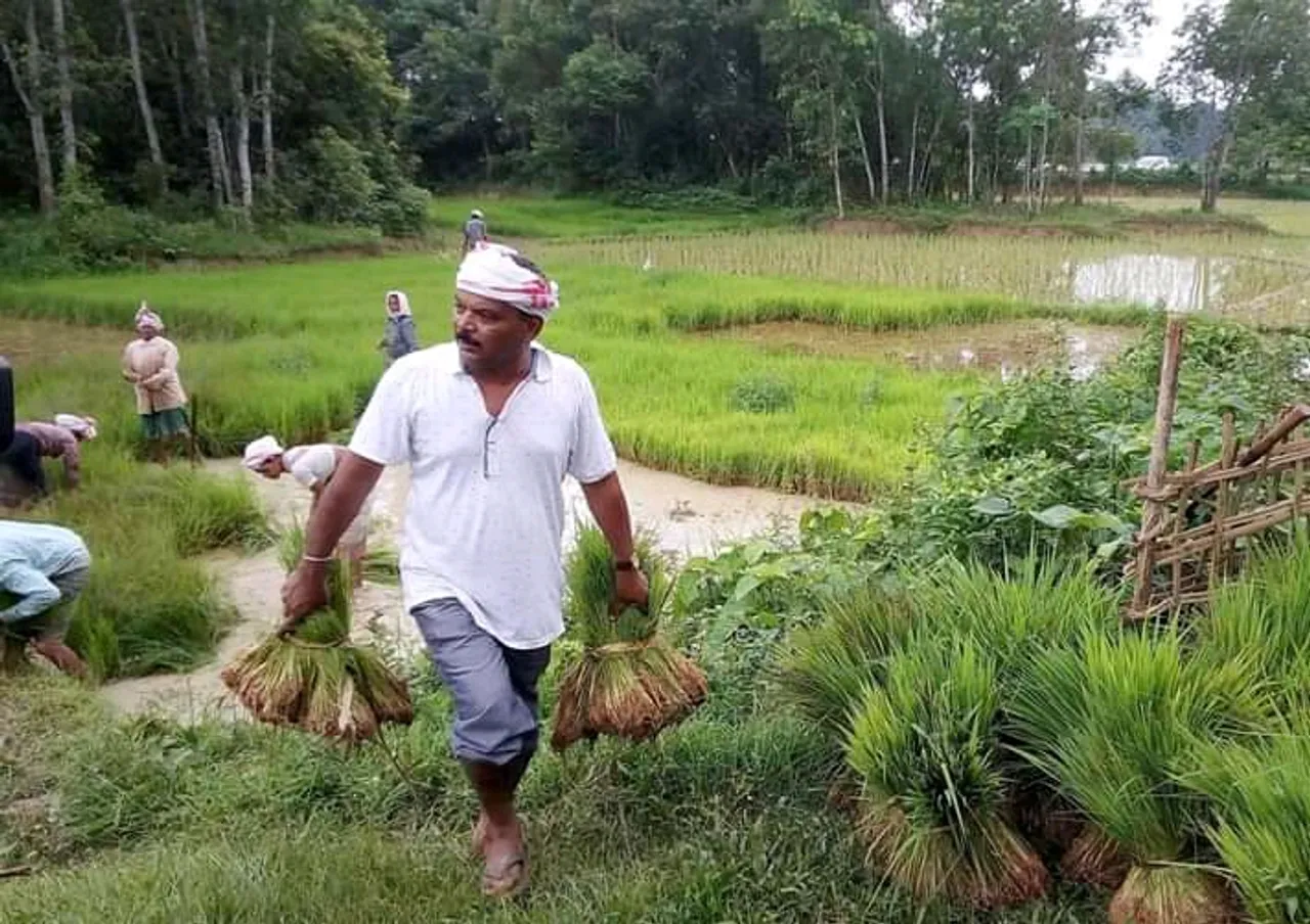 This Time Khumtai MLA Visits Flood-hit farmers