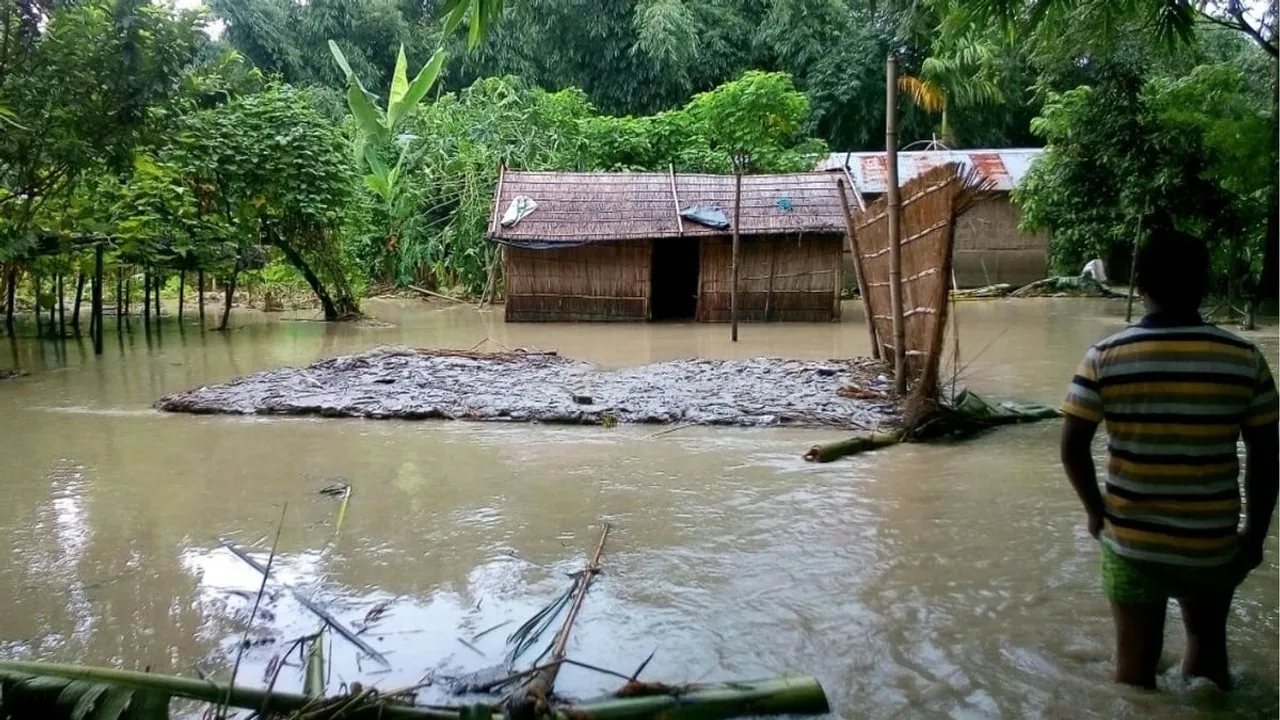 Struggles continue in flood aftermath