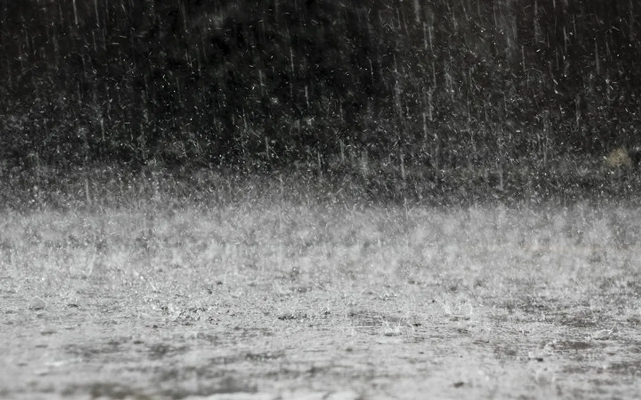 IMD Predicts Heavy Rainfall in Assam & 6 Other States