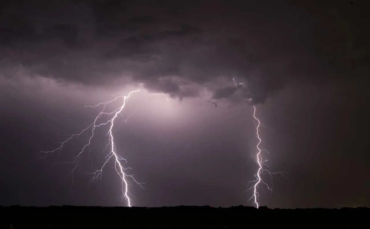 Lightning claims 32 lives in UP