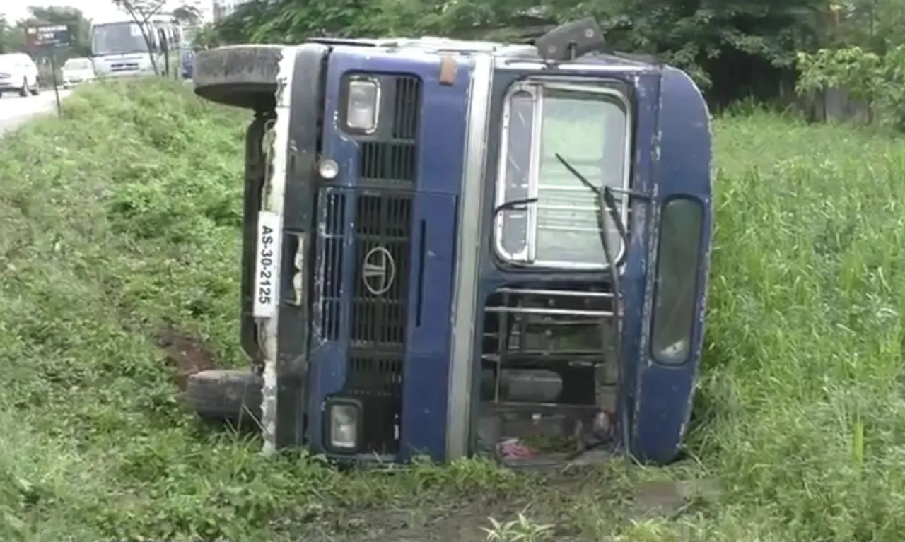 Police bus crashes in Amingaon
