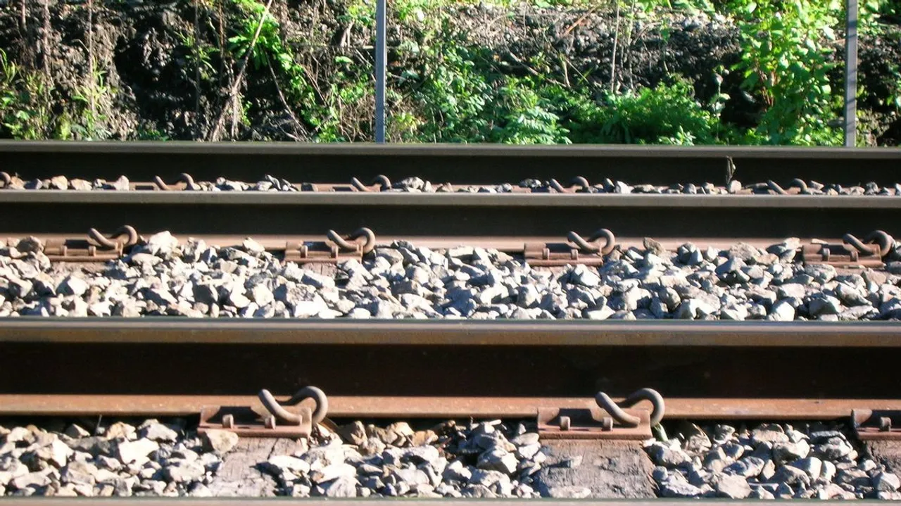 Nalbari: Girl hit by train, dies