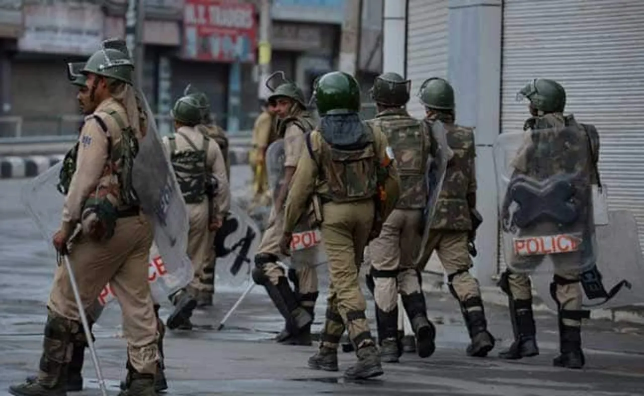 Centre Moves 10k Troops to J&K