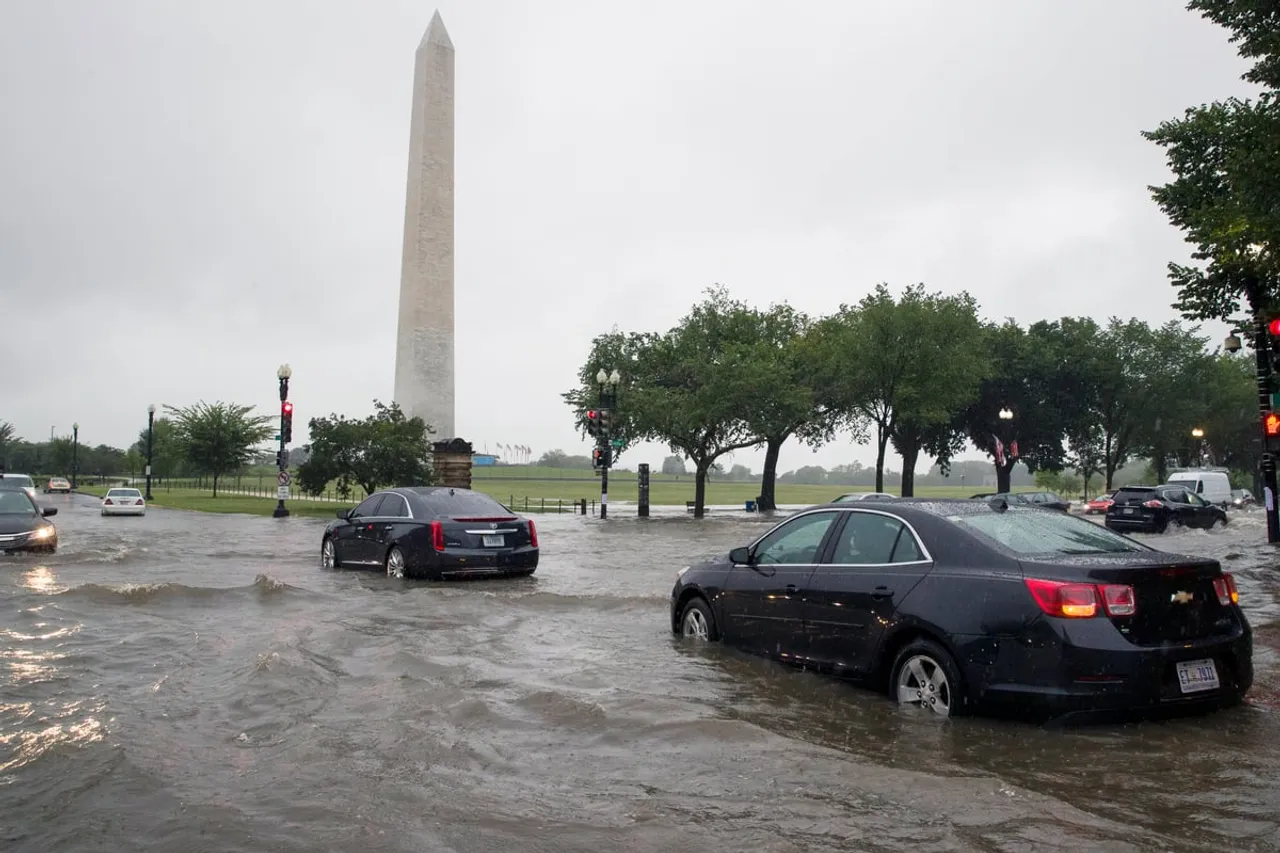 Heavy Rain Triggers Flash Floods in Washington