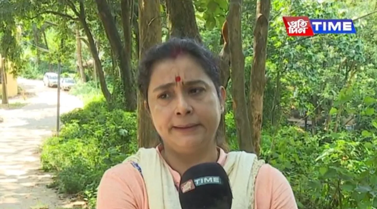 WATCH | Autobiography of an aristocratic woman & character defects of politician