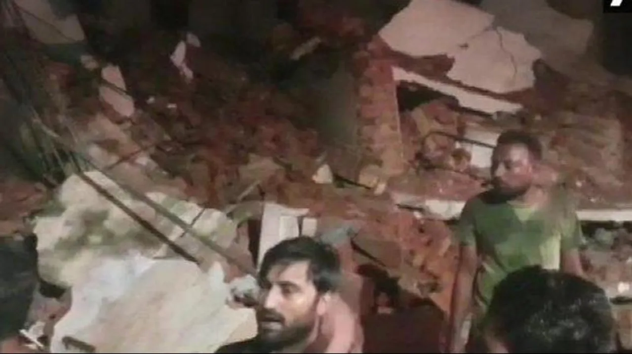 Gujarat: 4 Killed, 5 Injured In Building Collapse