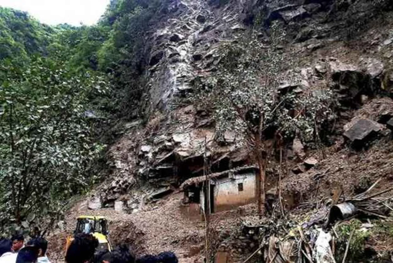 Heavy Rains Trigger Landslides in HP