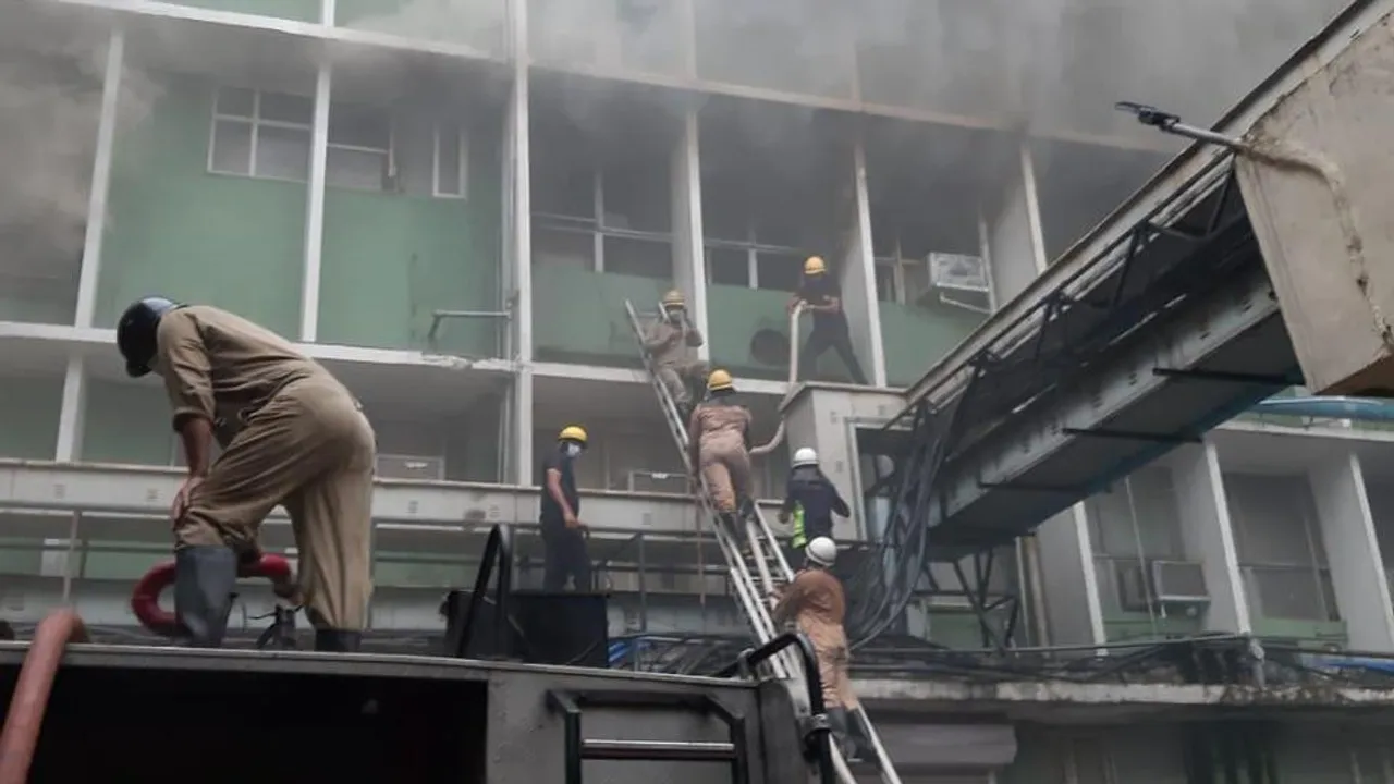 Fire breaks out at AIIMS in Delhi