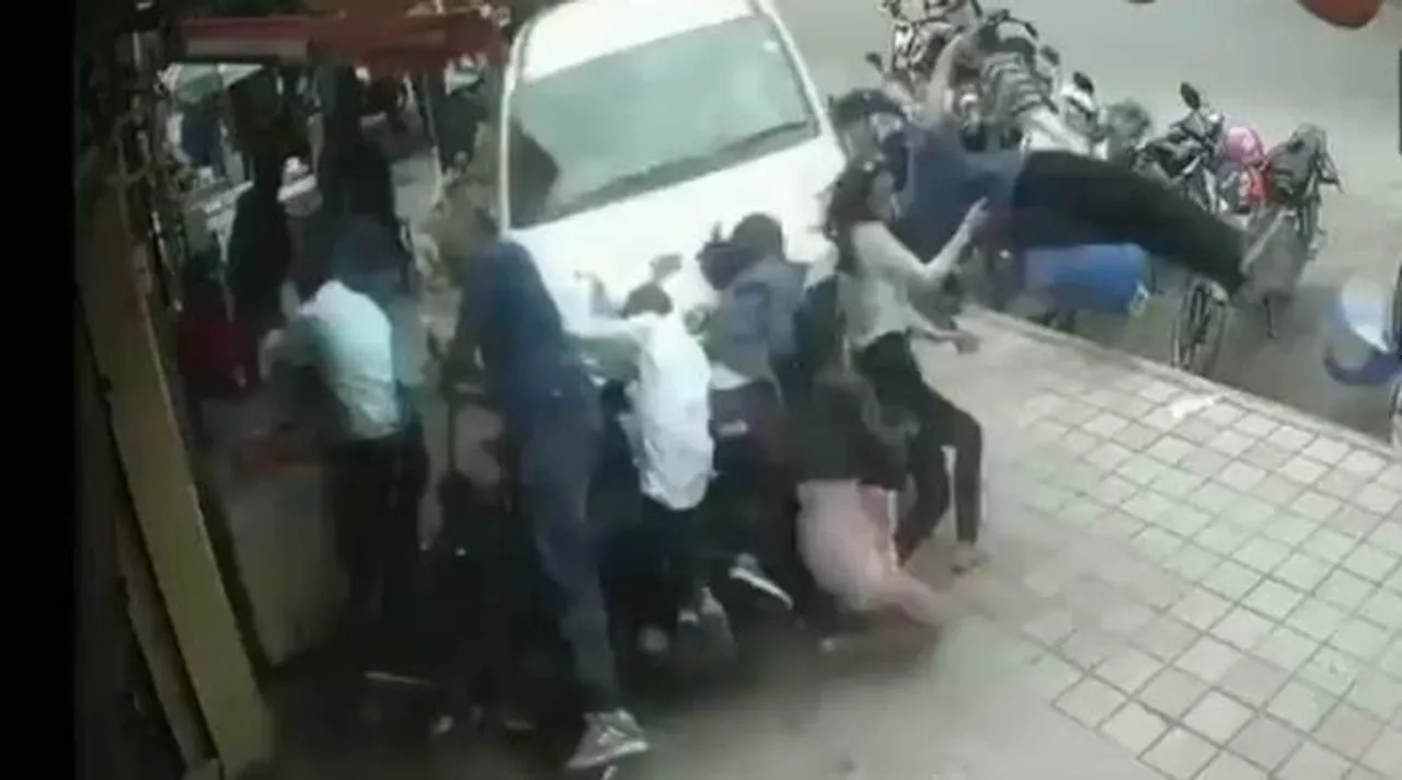 Drunk driver runs over pedestrians in Bengaluru, 7 injured