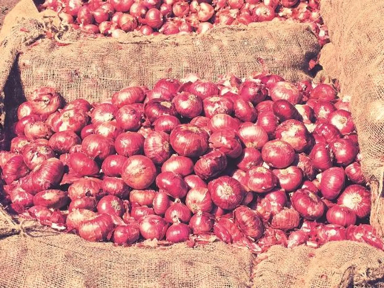 Onion prices rise in Guwahati