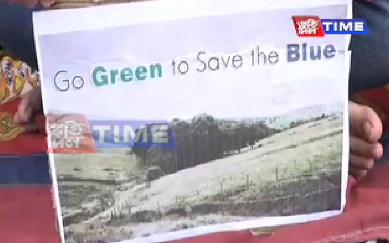 People stand with Pratidin Time’s #SayNoToPlastic campaign