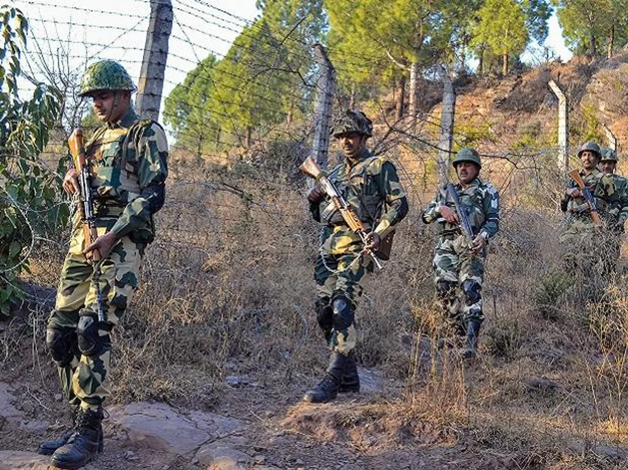 5 Pak soldiers killed