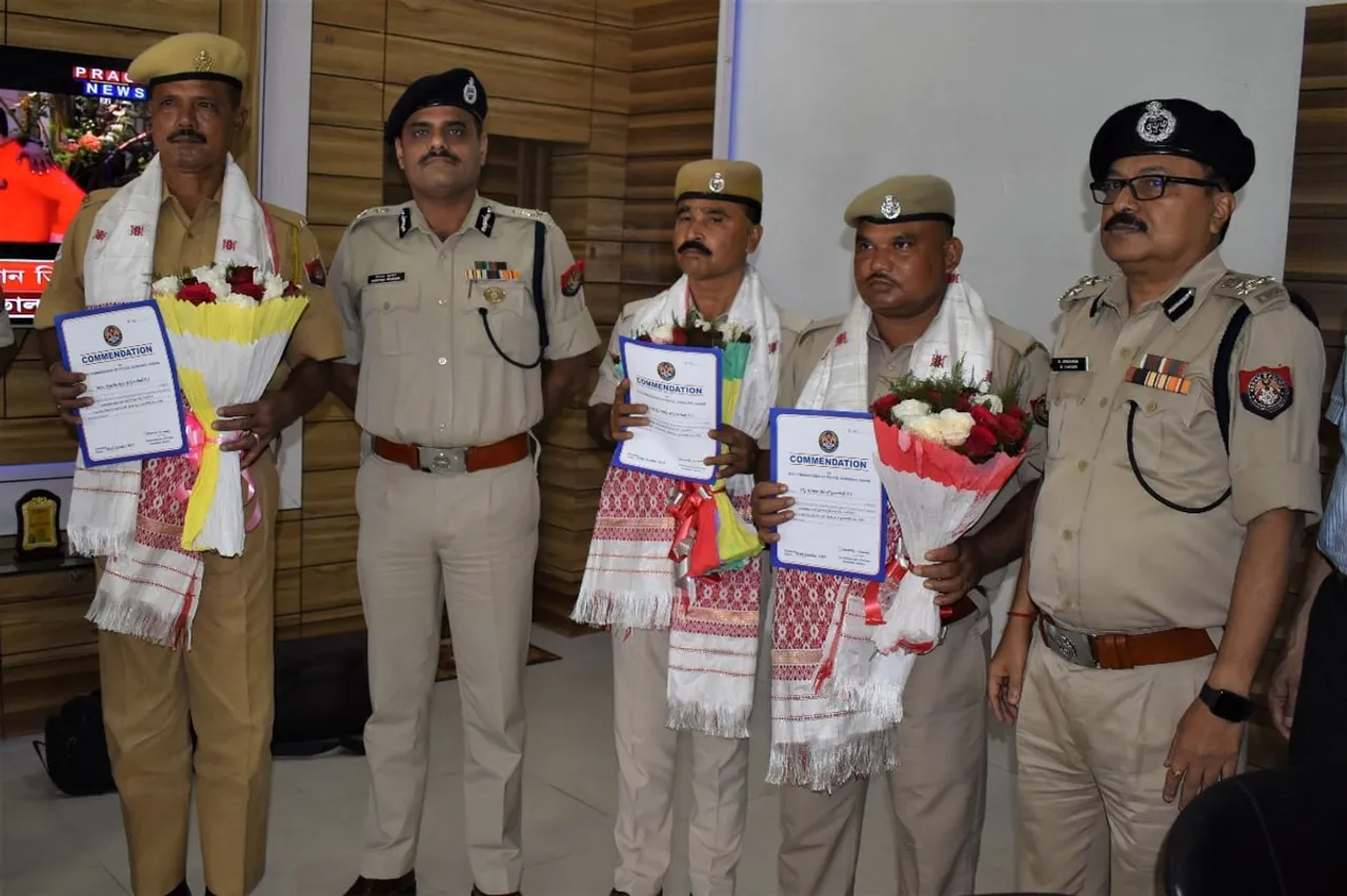 Commissioner felicitates 3 Garchuk Policemen