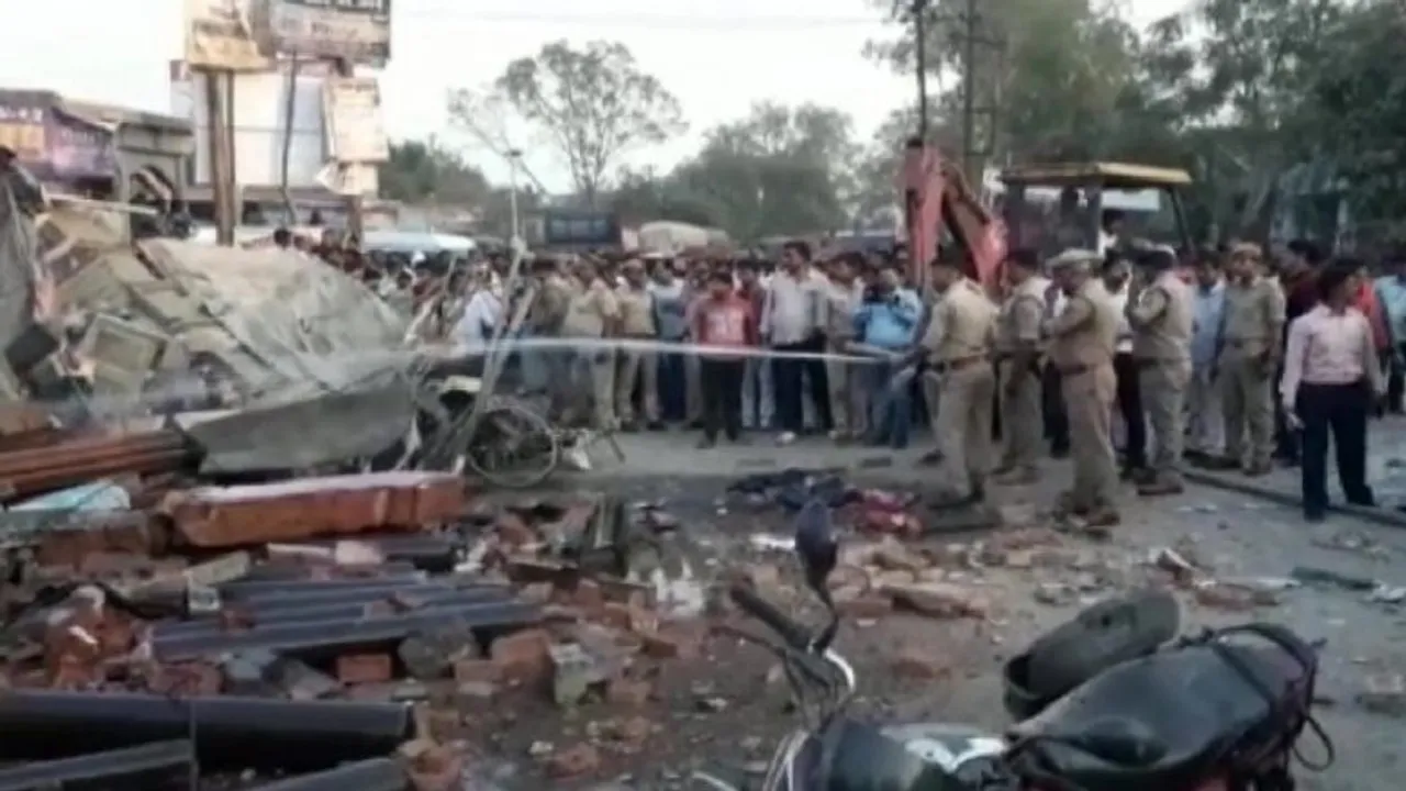 Uttar Pradesh: 13 Killed, 30 Injured in Cylinder Blast