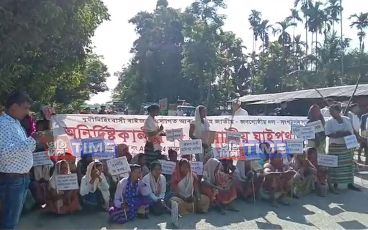 Locals Stage Road Blockade in Kakopathar