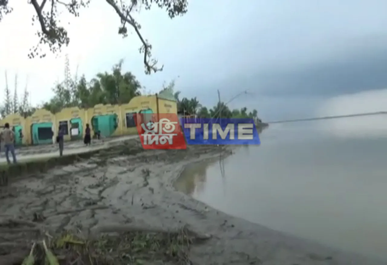 Erosion of Brahmaputra River takes frightful turn in Laharighat