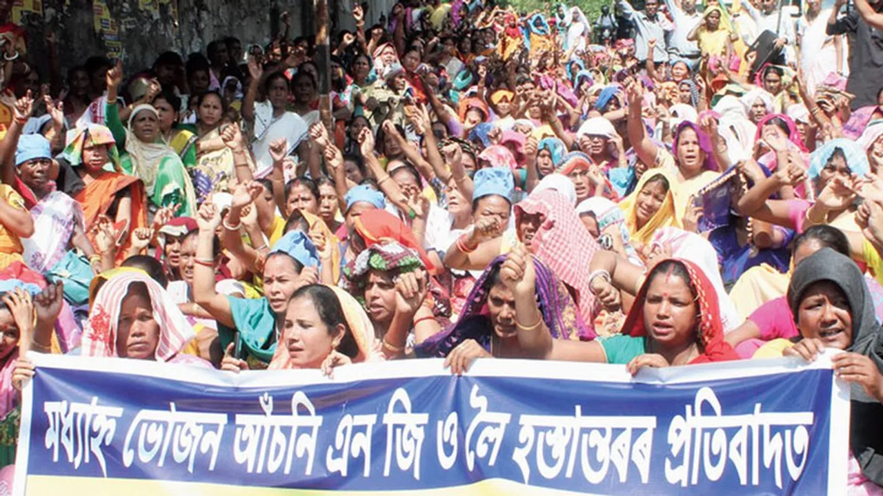 Midday meal workers shall not be removed says Govt.