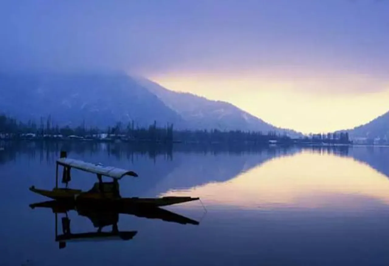 Travel restriction withdraws for tourists in Kashmir