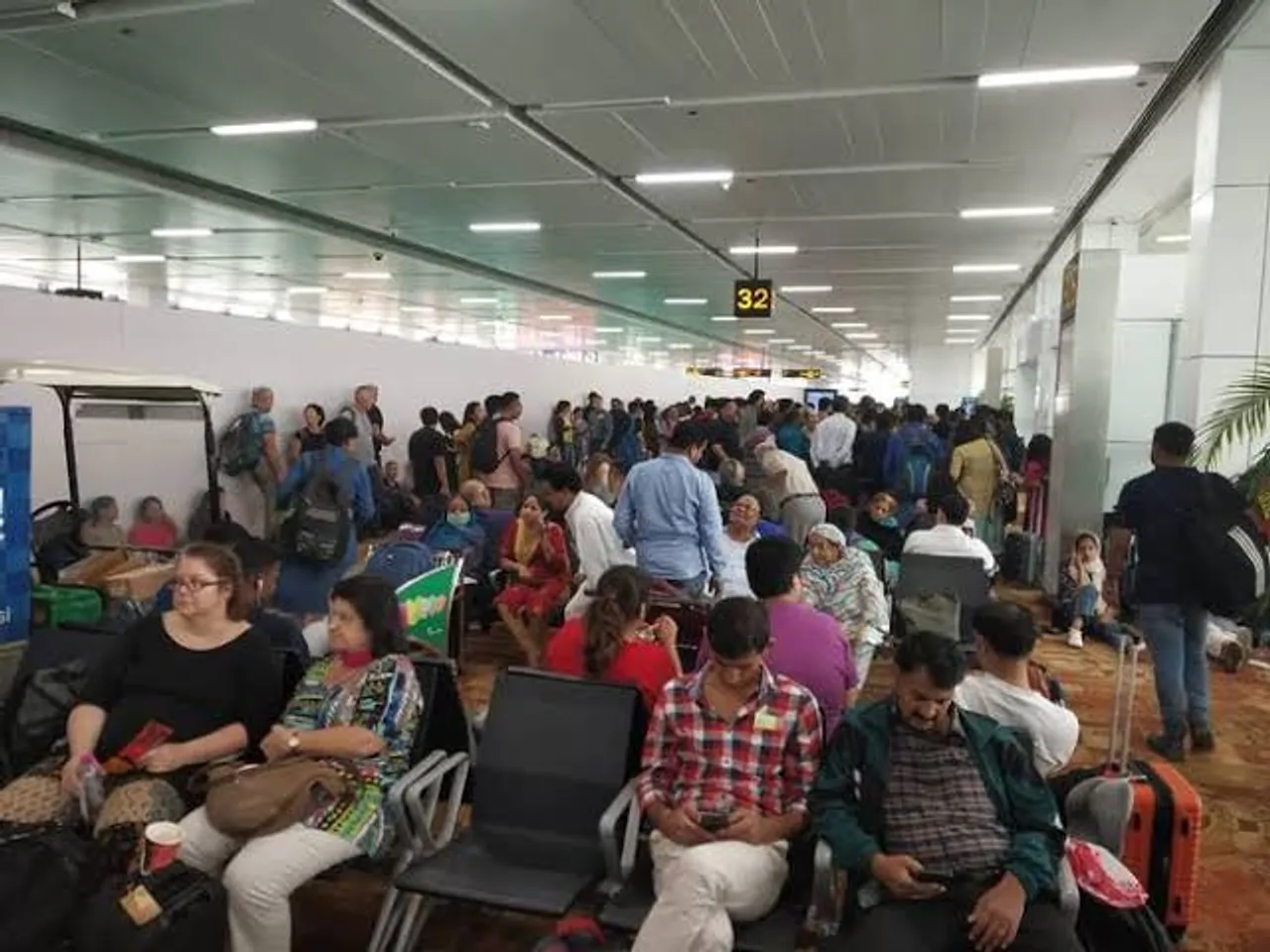 Delhi Smog: 37 Flights Diverted, Over 500 Delayed
