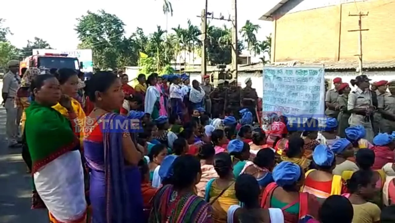 Midday Meal Workers Demand Increase in Salary